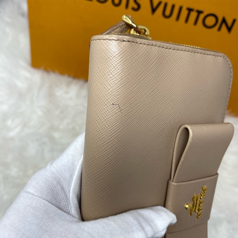 Authentic Prada wallet Beige - Picture 11 of 14